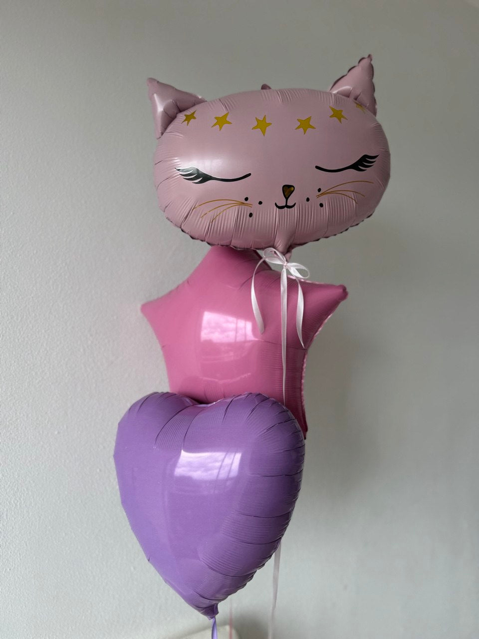 Bouquet of 3 metallic balloons for girls: kitten, star and heart – delivery in Cancun, Mexico